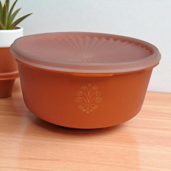 Tupperware Servalier Orange Canister with Sealing Lid Vintage 3" tall - Picture 1 of 10